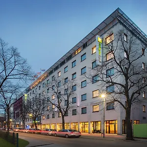 holiday-inn-express-berlin-city-centre.find-berlin-hotels.com/