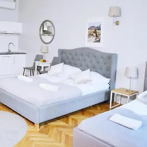 Ξενοδοχείο με διαμερίσματα 21 Florianska Street, Krasków