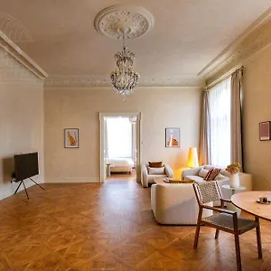 Apartment Fragola Old Town