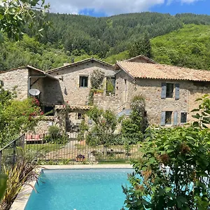 https://la-demeure-des-maitres.hotels-rhonealpes.com